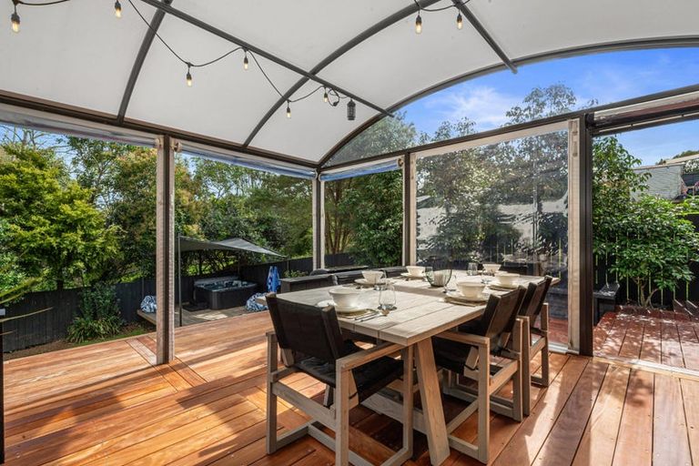 Photo of property in 51 Makiri Street, Helensville, 0800