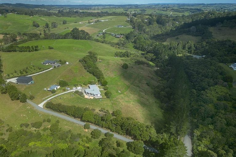 Photo of property in 436 Kanohi Road, Kaukapakapa, 0873