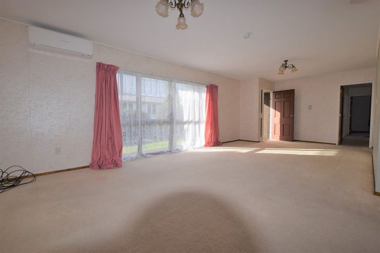 Photo of property in 9 Rathgar Road, Henderson, Auckland, 0610