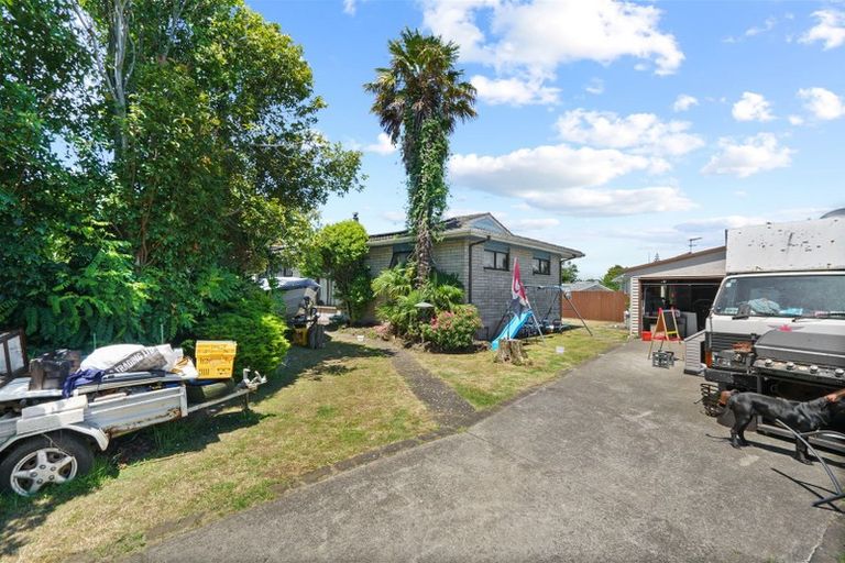 Photo of property in 19 Helms Place, Manurewa, Auckland, 2102