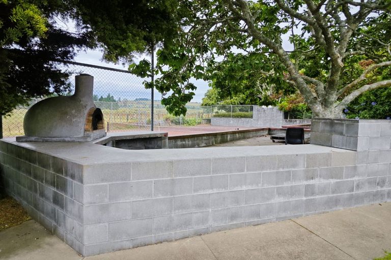 Photo of property in 223 Mataro Road, Onaero, Urenui, 4375