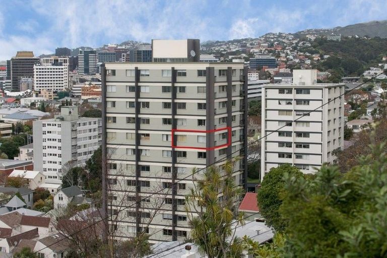 Photo of property in Mansfield Towers, 1 Grant Road, Thorndon, Wellington, 6011