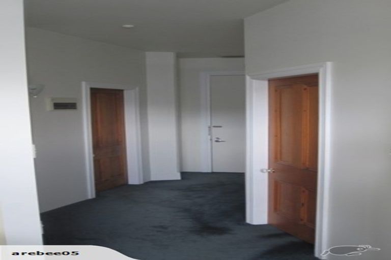 Photo of property in Endeavour Apartments, 13/125u Thorndon Quay, Pipitea, Wellington, 6011