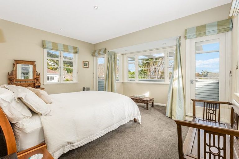 Photo of property in 33 Cheviot Road, Lowry Bay, Lower Hutt, 5013