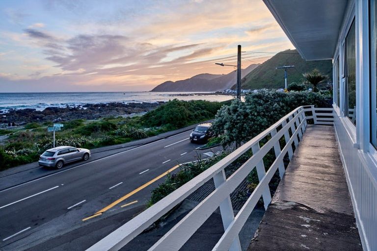 Photo of property in 443 The Esplanade, Island Bay, Wellington, 6023