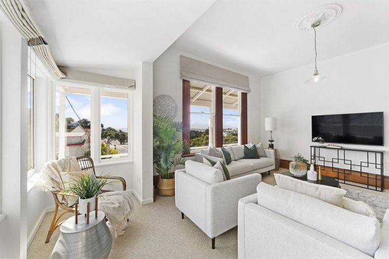 Photo of property in 5 Farm Road, Northland, Wellington, 6012