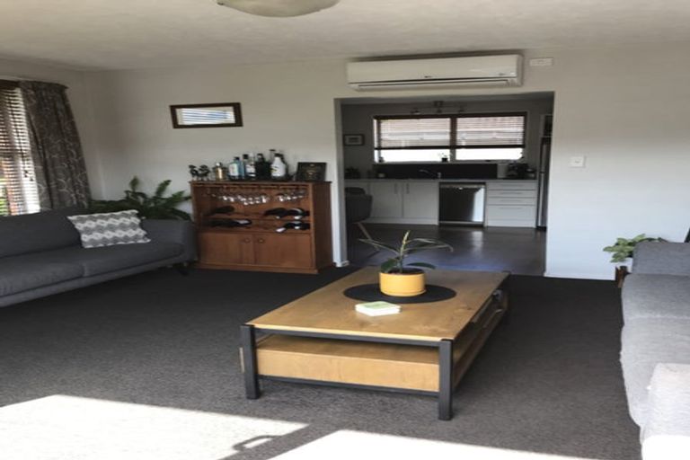 Photo of property in 14a Heaphy Place, Casebrook, Christchurch, 8051