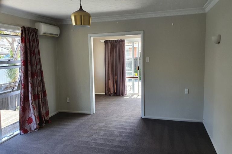 Photo of property in 49 Dunedin Street, Redwood, Christchurch, 8051