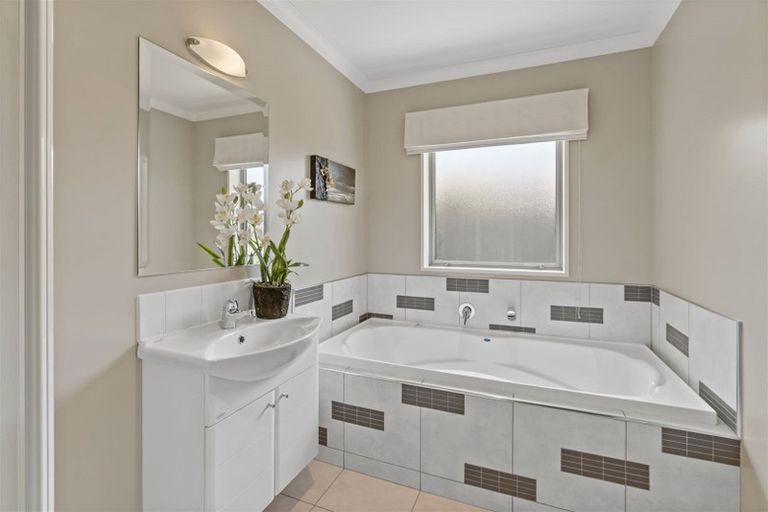 Photo of property in 64 Dryden Avenue, Rolleston, 7614