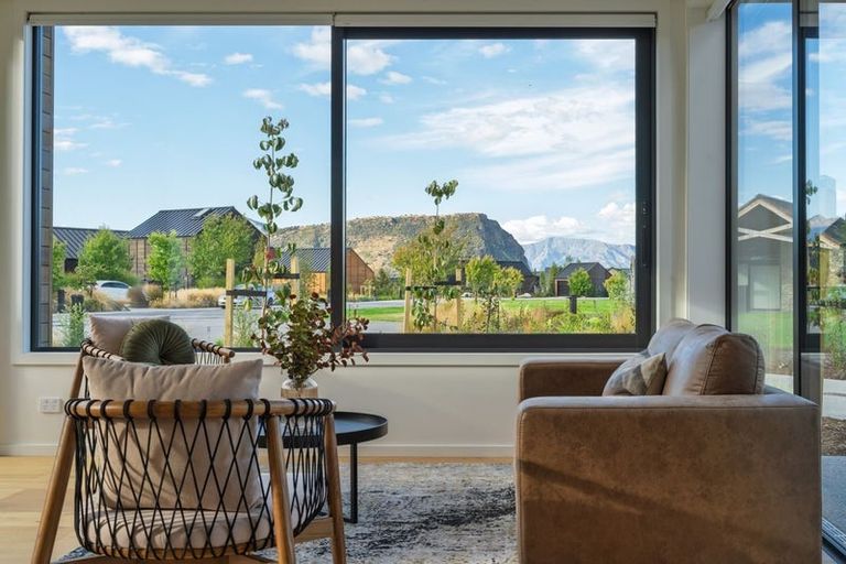 Photo of property in 16 Mccaw Mews, Wanaka, 9305