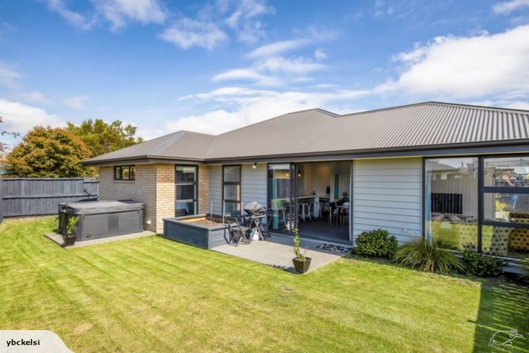 Photo of property in 16 Maitland Crescent, Rolleston, 7614