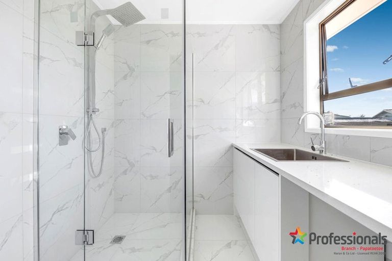 Photo of property in 4 Burlington Place, Manurewa, Auckland, 2102