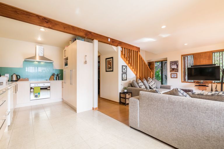 Photo of property in 94c Colwill Road, Massey, Auckland, 0614