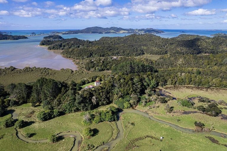 Photo of property in 3118 Russell Road, Punaruku, Hikurangi, 0184
