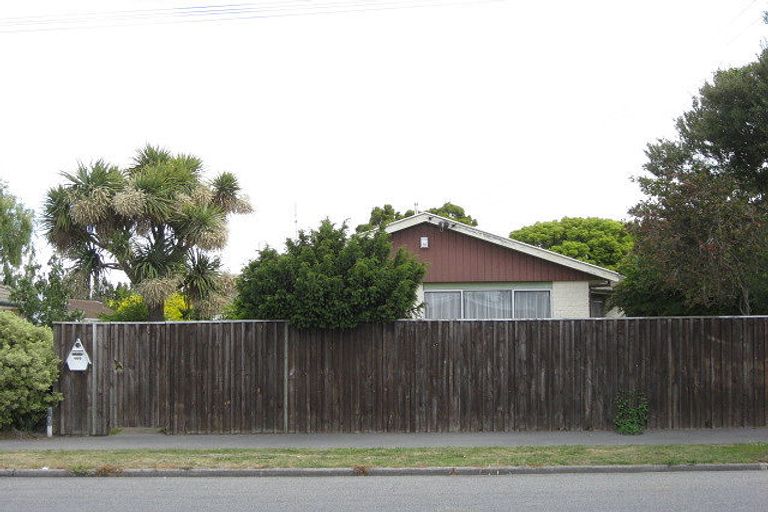 Photo of property in 468 Mairehau Road, Parklands, Christchurch, 8083