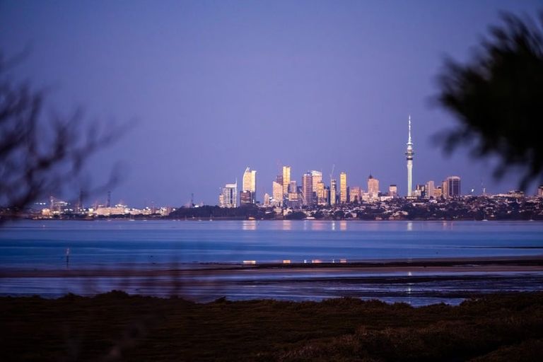 Photo of property in 27b Dawnhaven Drive, Te Atatu Peninsula, Auckland, 0610