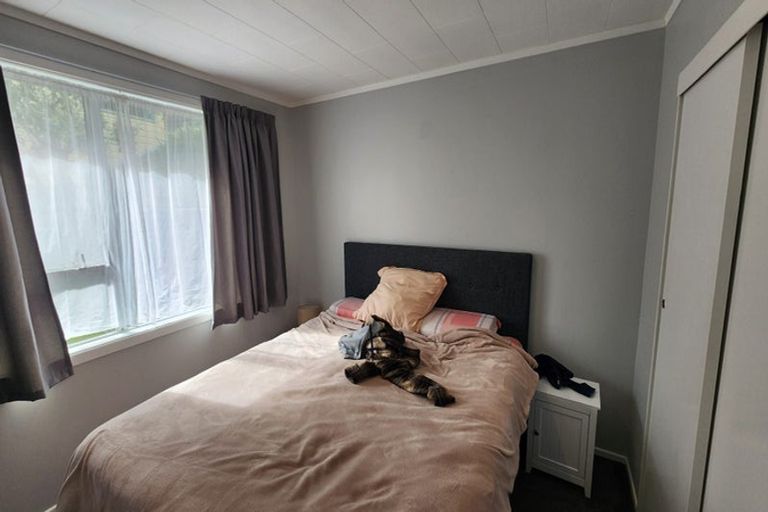 Photo of property in 2/80 Airlie Road, Plimmerton, Porirua, 5026