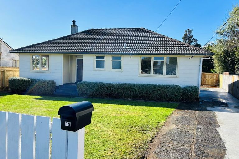Photo of property in 19 Miro Street, Merrilands, New Plymouth, 4312