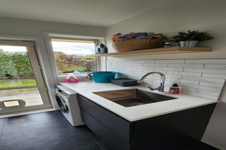 Photo of property in 37a Merrin Street, Avonhead, Christchurch, 8042