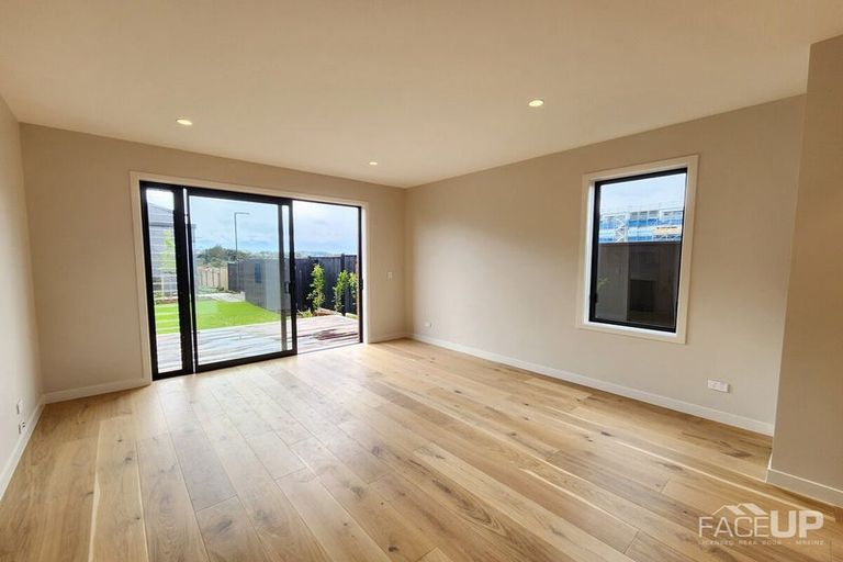 Photo of property in 60 Tahingamanu Road, Hobsonville, Auckland, 0616