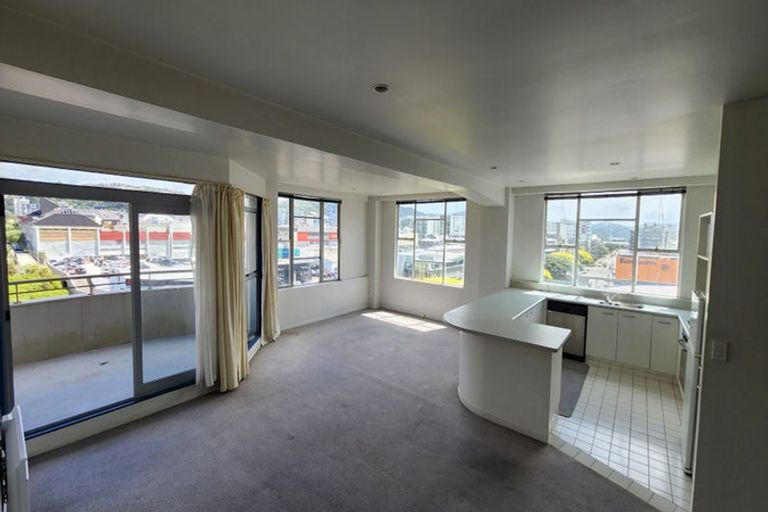 Photo of property in Grandstand Apartments, 11/80u Kent Terrace, Mount Victoria, Wellington, 6011