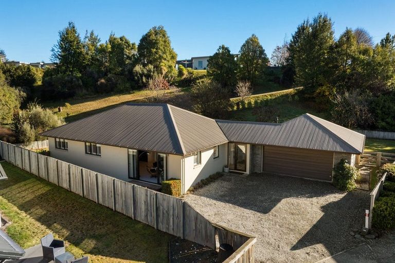 Photo of property in 28 Quill Street, Lake Hayes, Queenstown, 9304