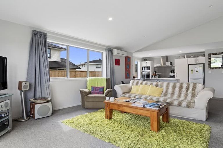 Photo of property in 18 Richardson Road, Omokoroa, 3114