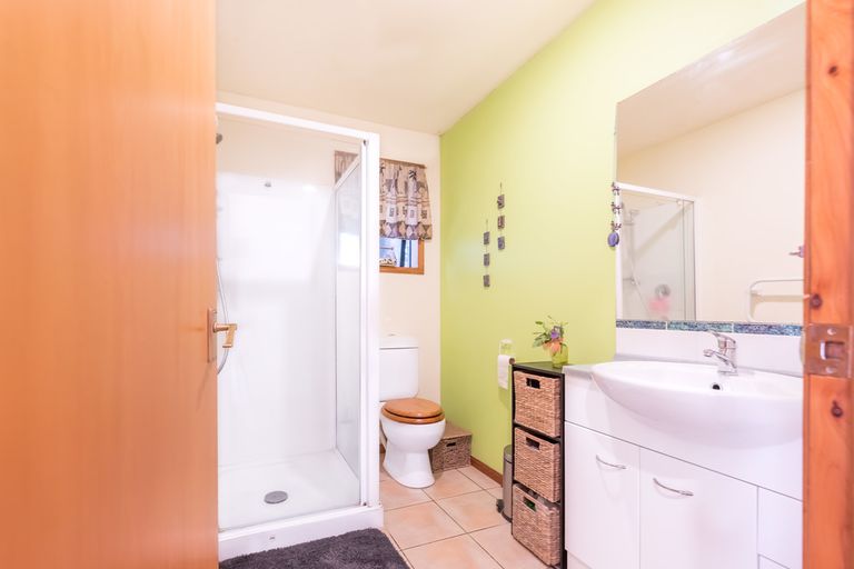 Photo of property in 94c Colwill Road, Massey, Auckland, 0614