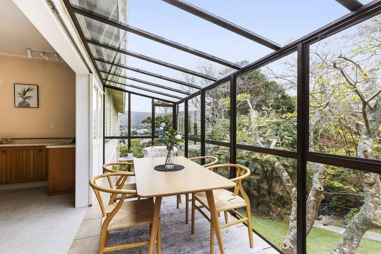 Photo of property in 16 Tawa Terrace, Tawa, Wellington, 5028