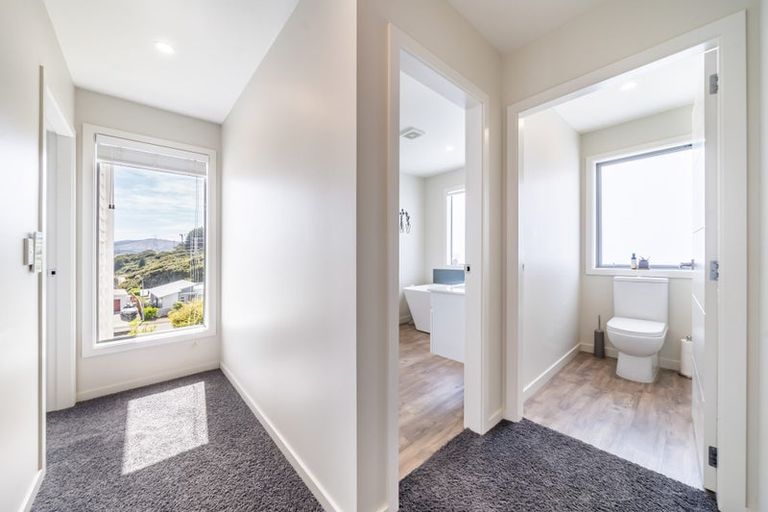 Photo of property in 4 Semaphore Lane, Whitby, Porirua, 5024