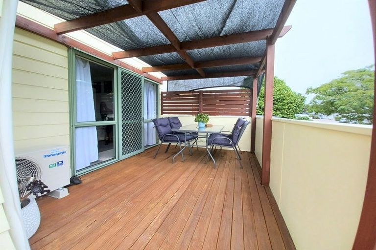 Photo of property in 22 Lee Street, Te Puke, 3119