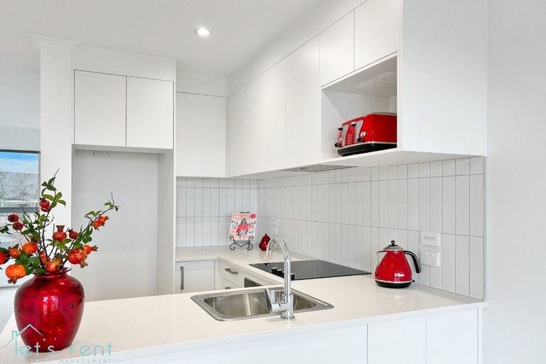 Photo of property in 23 Ngae Place, Mangere East, Auckland, 2024