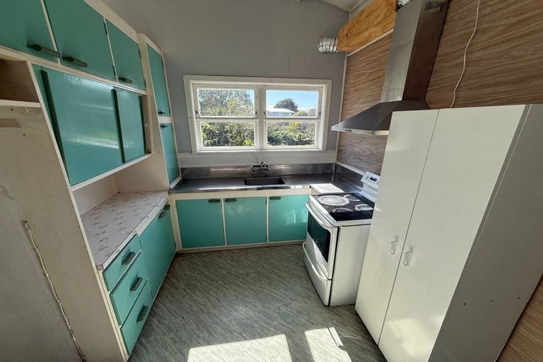 Photo of property in 57 Chatsworth Crescent, Pakuranga Heights, Auckland, 2010