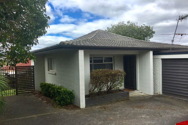 Photo of property in 34 Butterworth Drive, Glendene, Auckland, 0602