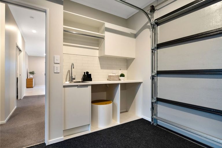 Photo of property in 33 Barrel Crescent, Swanson, Auckland, 0614