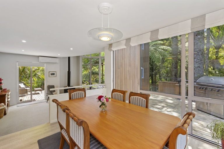Photo of property in 133 Konini Road, Titirangi, Auckland, 0604