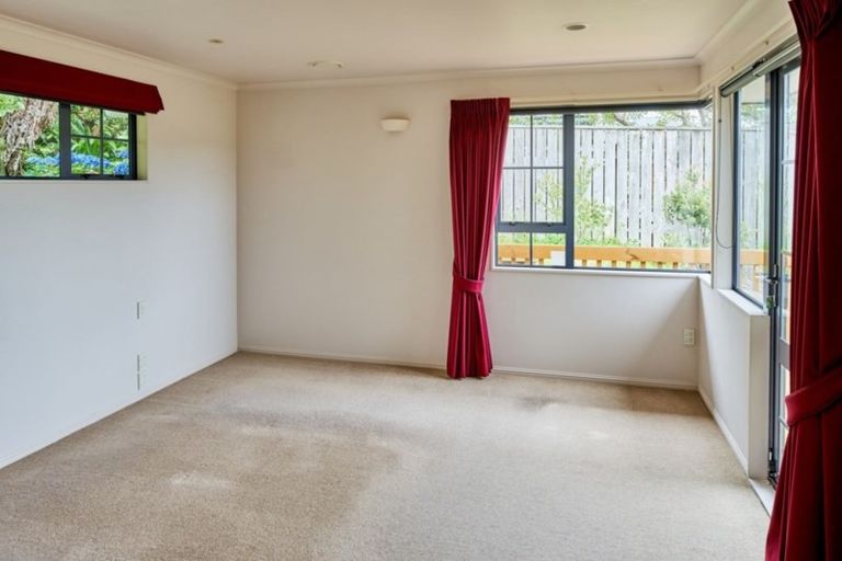 Photo of property in 14 Musket Lane, Whitby, Porirua, 5024