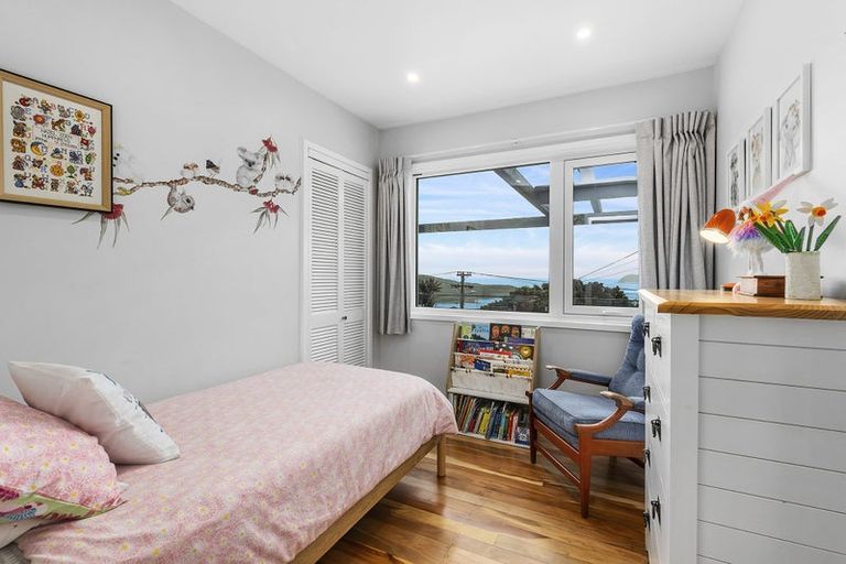 Photo of property in 92 Kahu Road, Paremata, Porirua, 5024