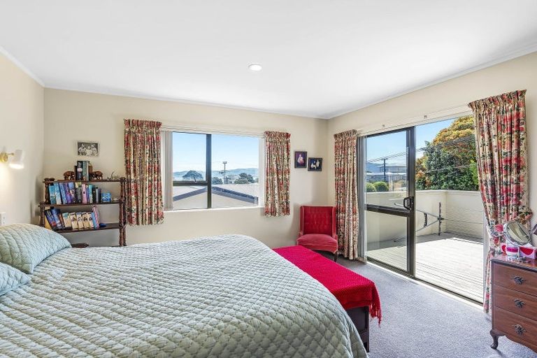 Photo of property in 12 Rua Road, Paraparaumu Beach, Paraparaumu, 5032