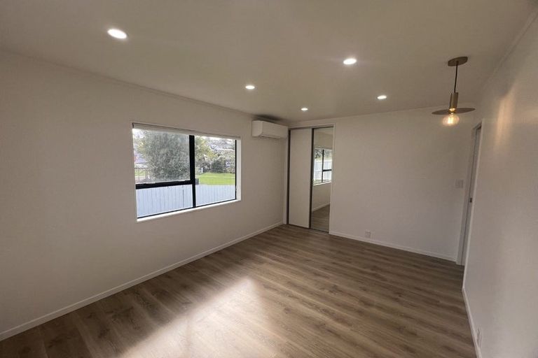 Photo of property in 1/54 Trias Road, Totara Vale, Auckland, 0629