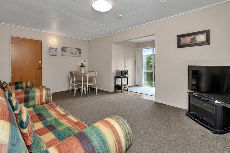 Photo of property in 15 Pyle Road West, One Tree Point, 0118