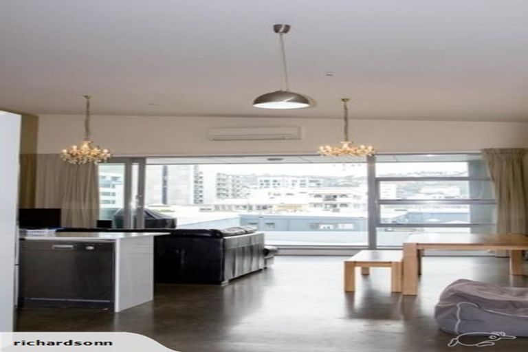 Photo of property in 25u4 Home Street, Mount Victoria, Wellington, 6011
