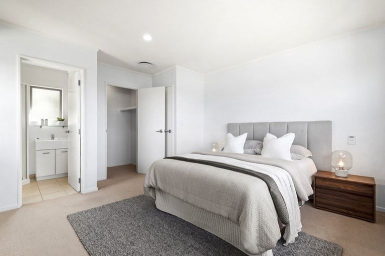Photo of property in 1/122 Manuka Road, Bayview, Auckland, 0629
