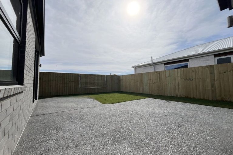 Photo of property in 29 Rita Angus Road, Belfast, 8051