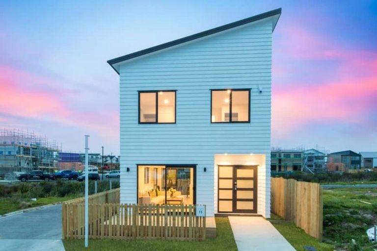 Photo of property in 15 Tahingamanu Road, Hobsonville, Auckland, 0616