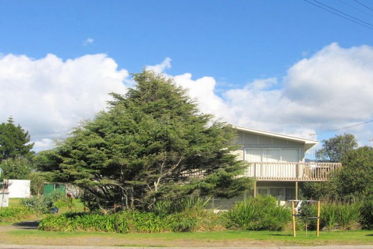 Photo of property in 413 Ocean Road, Whangamata, 3620