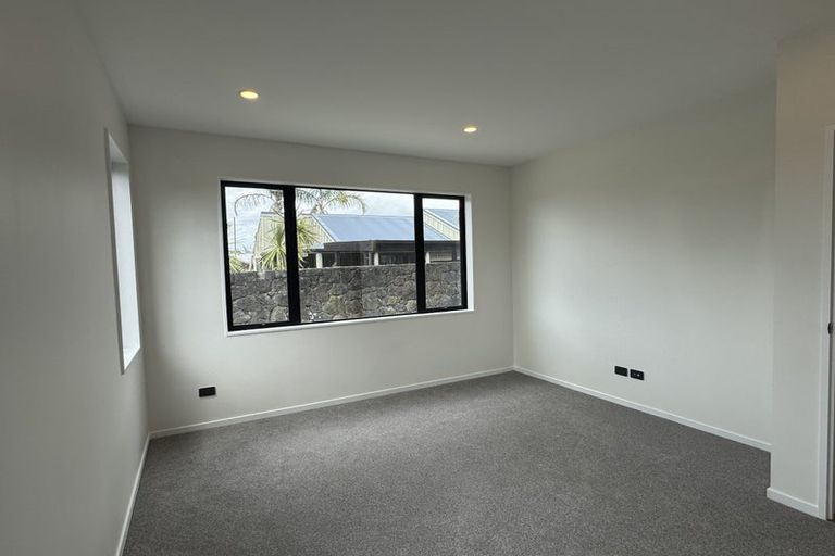 Photo of property in 13a Rock Isle Road, Torbay, Auckland, 0630