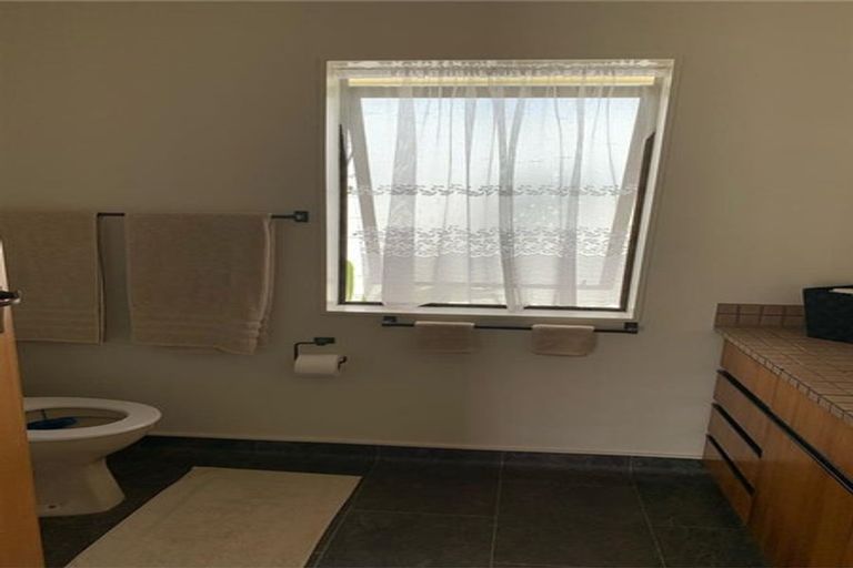 Photo of property in 104 Rimu Road, Raumati Beach, Paraparaumu, 5032