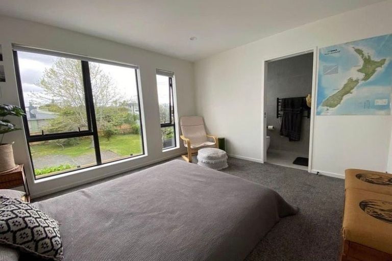 Photo of property in 2/103 Flanshaw Road, Te Atatu South, Auckland, 0610