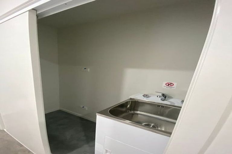 Photo of property in 6 Paina Crescent, Massey, Auckland, 0614